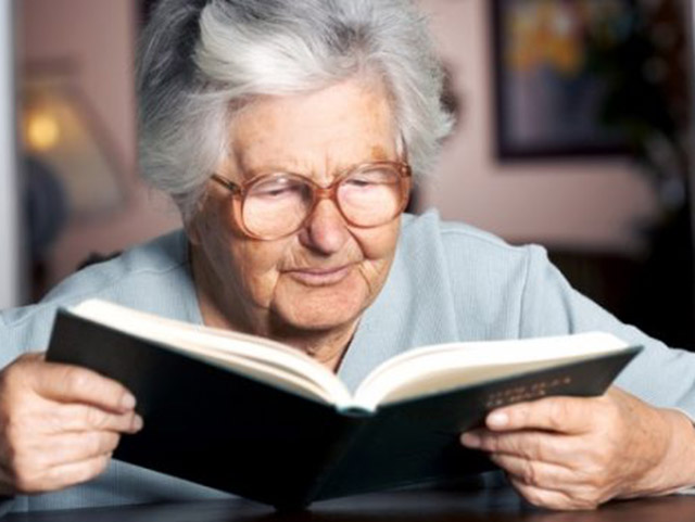 phòng ngừa bệnh Alzheimer bằng cách đọc sách